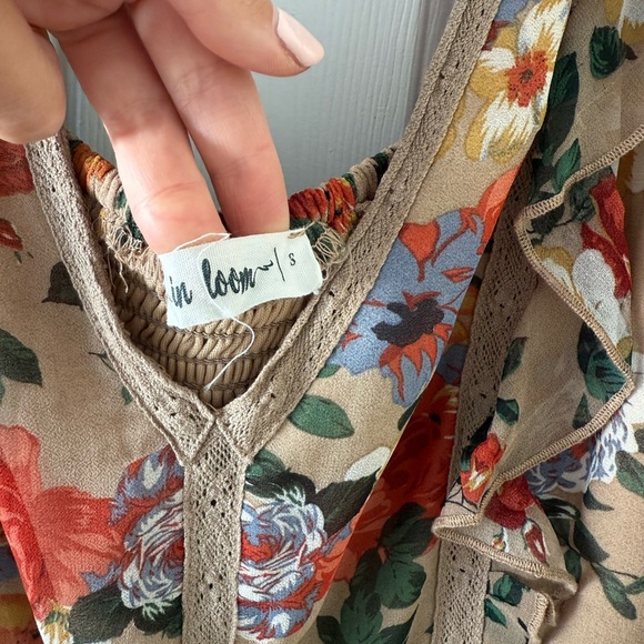 In Bloom Floral V-Neck Dress - Picture 3 of 5